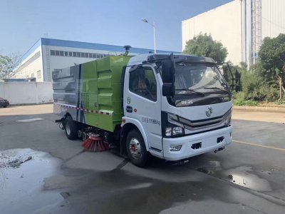 東風大多利卡掃路車（2.5方水罐5方塵罐）
