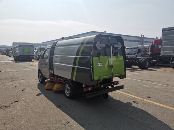 長安小型掃路車（0.5方水罐，1.5方塵罐）