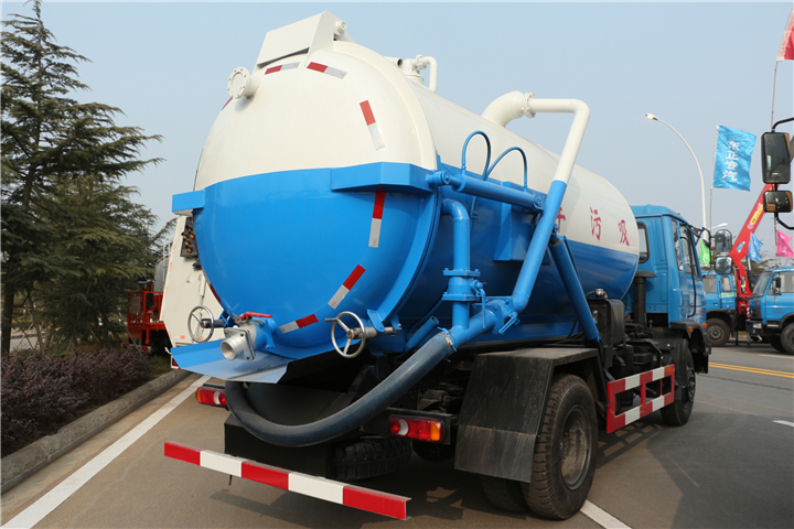 東風145國五10方吸污車