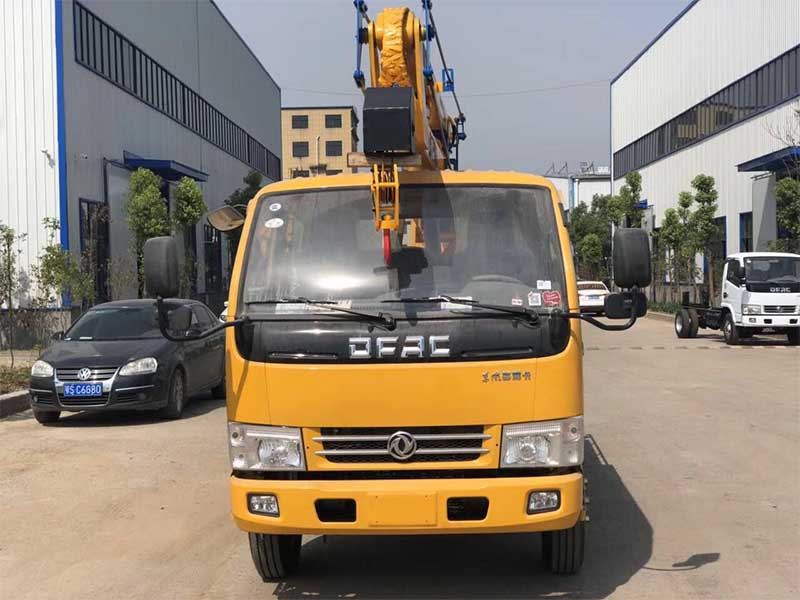 東風(fēng)雙排12米藍牌高空作業(yè)車