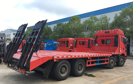 【國(guó)六】解放J6前四后八平板車(chē)