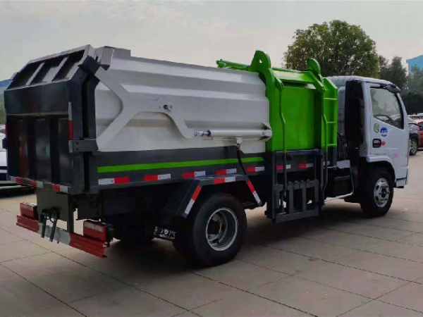 東風小多利卡國六5方側裝壓縮垃圾車