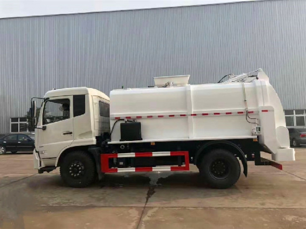 東風(fēng)天錦國六12方餐廚垃圾車（方罐）