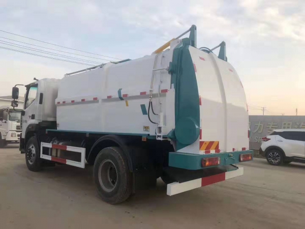 福田瑞沃國(guó)六方罐餐廚垃圾車