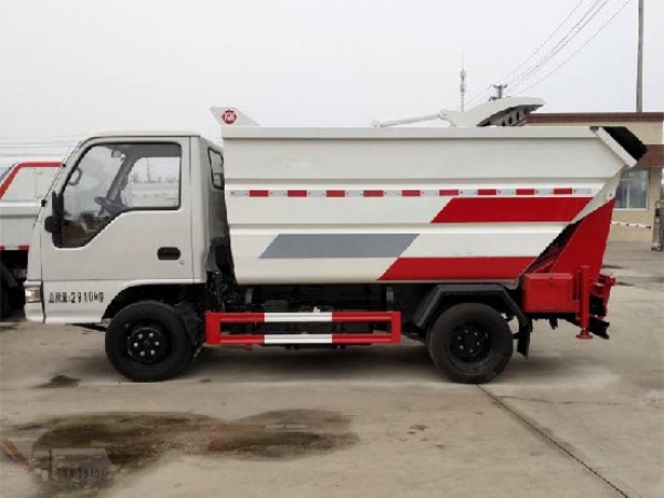 	躍進(jìn)S70國(guó)六4方無(wú)泄漏自裝（后掛桶）卸式垃圾車