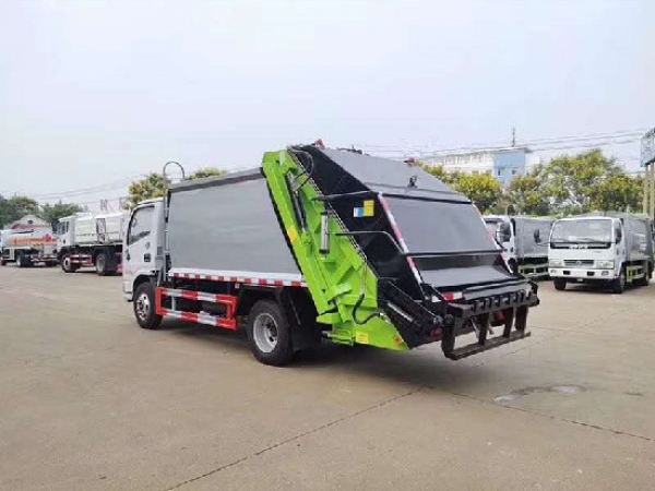東風(fēng)多利卡國(guó)六6方壓縮式垃圾車(chē)