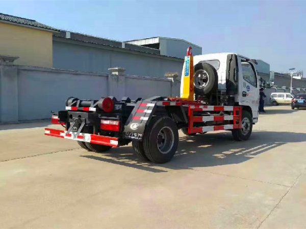 東風(fēng)小多利卡國(guó)六藍(lán)牌車廂可卸（鉤臂5方）式垃圾車