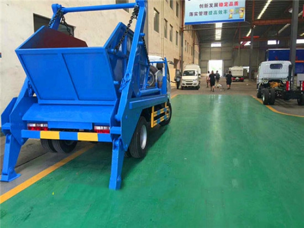 東風(fēng)小多利卡擺臂式垃圾車(藍(lán)牌5方)