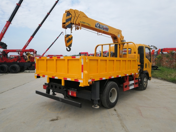 重汽豪曼藍牌/黃牌5噸隨車吊