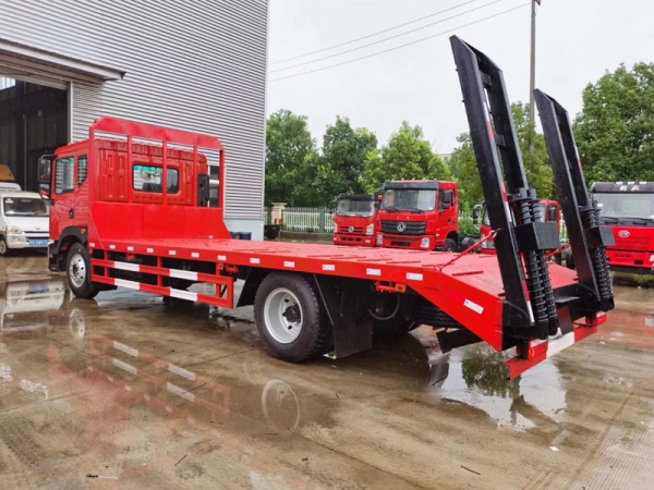 東風(fēng)D9平板拖車