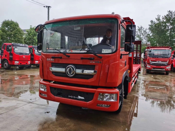 東風(fēng)D9平板拖車
