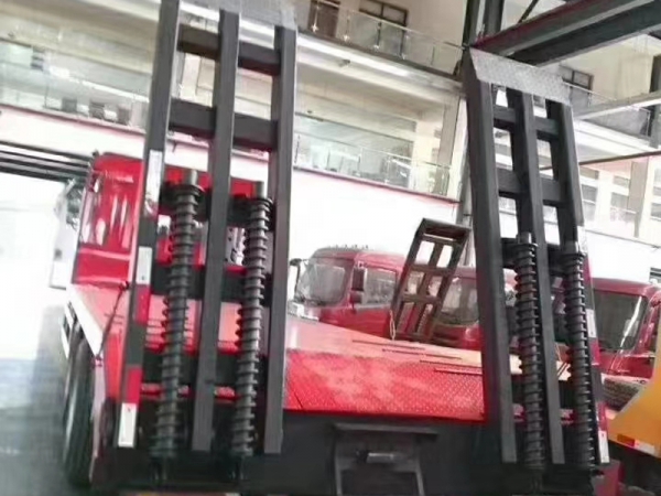 解放J6后八輪平板運(yùn)輸車(chē)