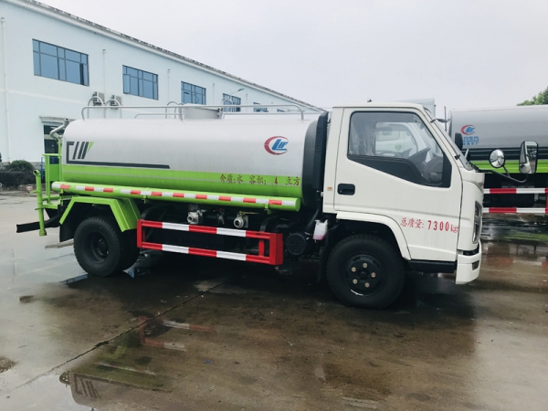 江鈴5噸灑水車廠家價格