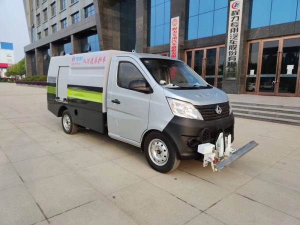 長安2.5方路面養(yǎng)護車，清洗車多少錢