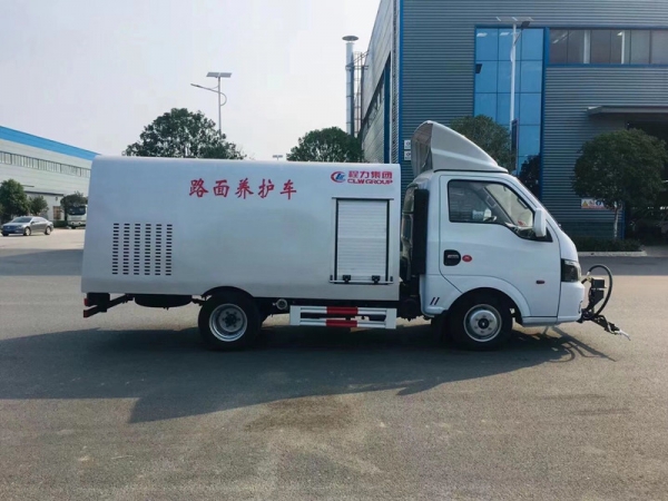 東風途逸路面清洗車1.5方水罐