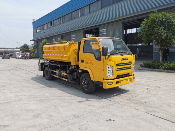 江鈴順達5方清洗吸污車,地下室專用