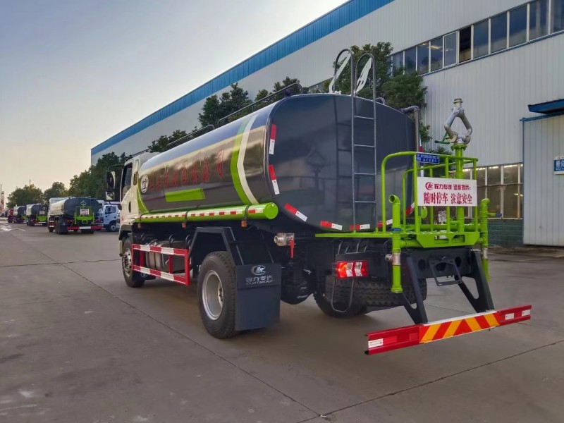 陜汽X9灑水車15噸30米噴霧