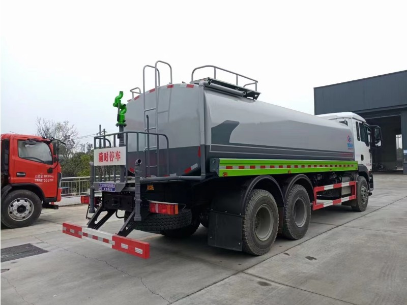 重汽汕德19噸灑水車