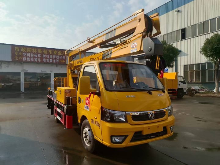 東風途逸13.5米折疊臂高空作業車  準備發車！?。?！