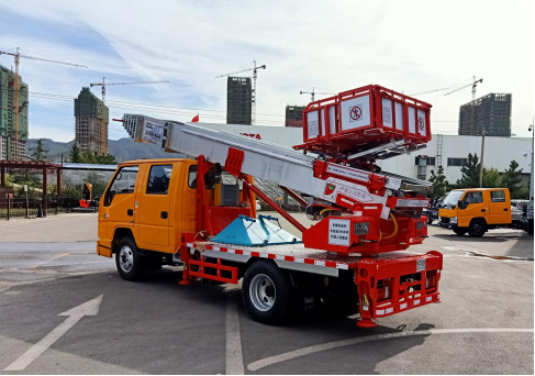 國六江鈴32米藍(lán)牌云梯車